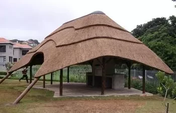 Thatched Gazebos , Houses , Cottages , Offices in Zimbabwe