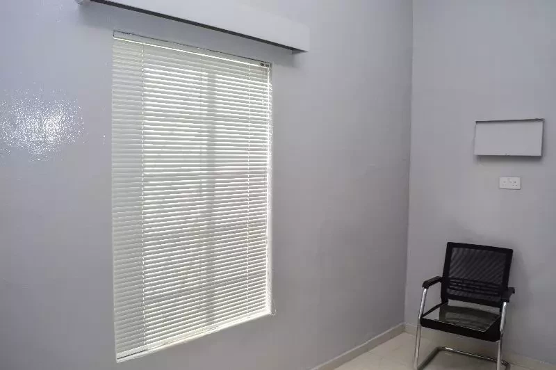 Vernatian, Micro Alluminium blinds