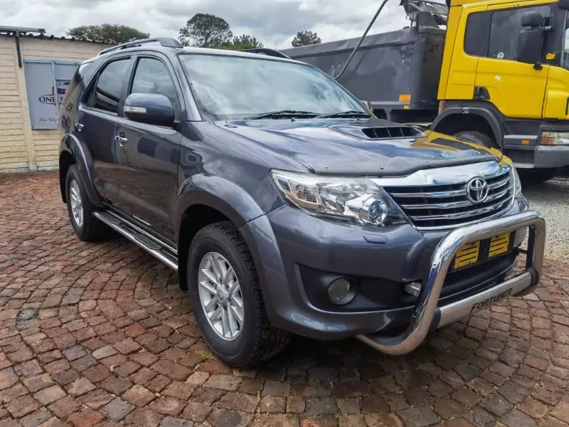 Toyota Fortuner 2012