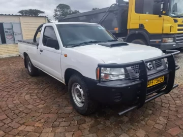 Nissan NP300 2014