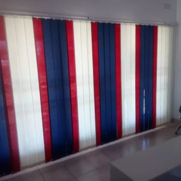 Mixed vertical blinds