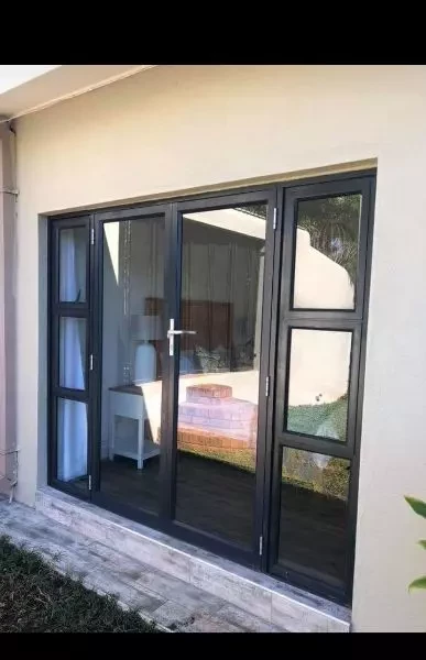 Aluminum Double hinged door with sidelights