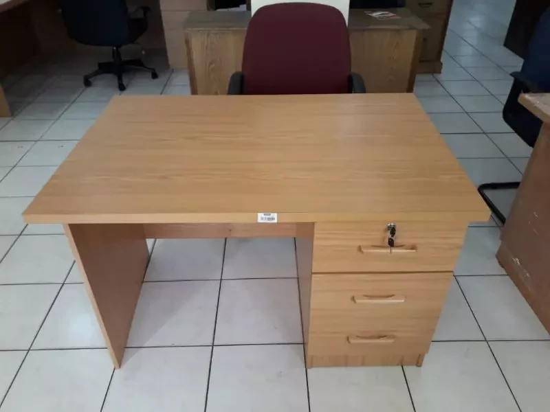 3 Drawer Lockable desk