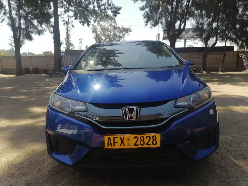 Honda fit Hybrid(Executive Sedans and Hatchbacks)