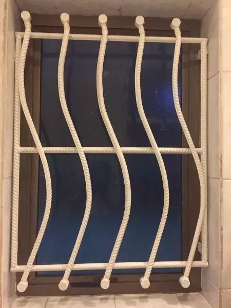 Window burglar bar screen - Deformed bars