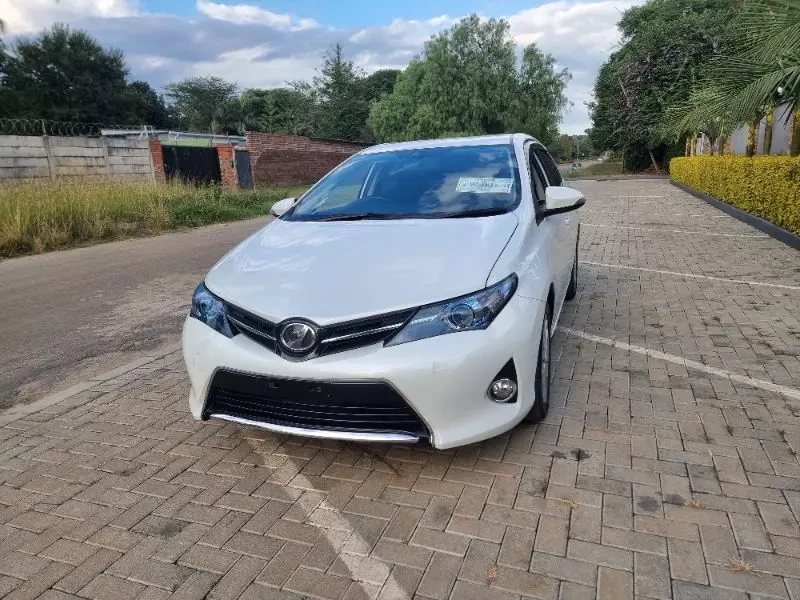 Toyota Auris 2013