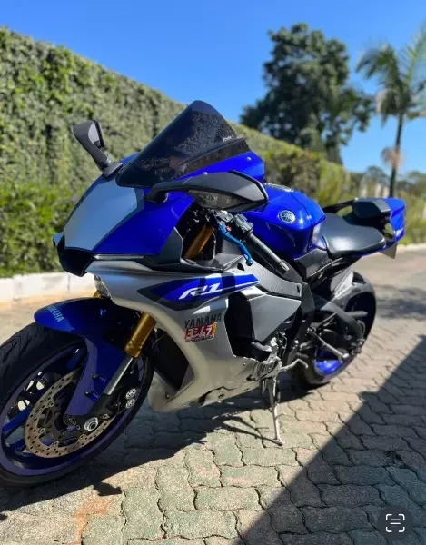 Yamaha R1 superbike 2018