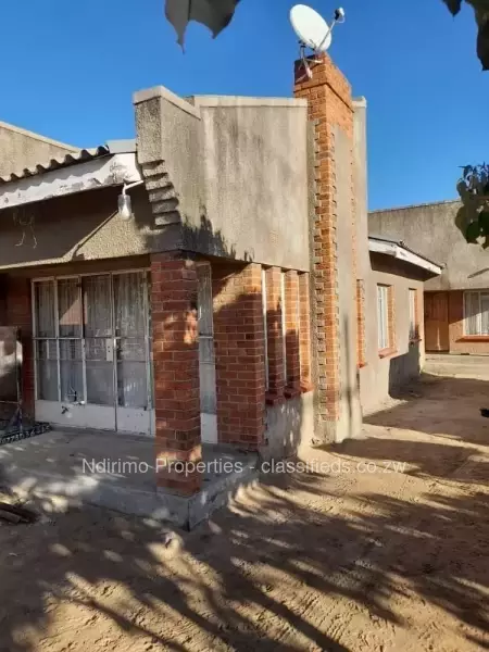 chitungwiza-house-in-zimbabwe-classifieds-co-zw