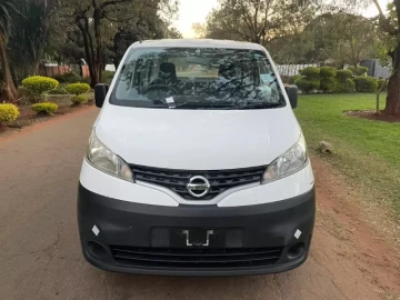 Nissan NV200 2015