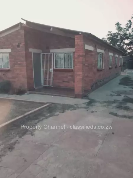 Chitungwiza - House