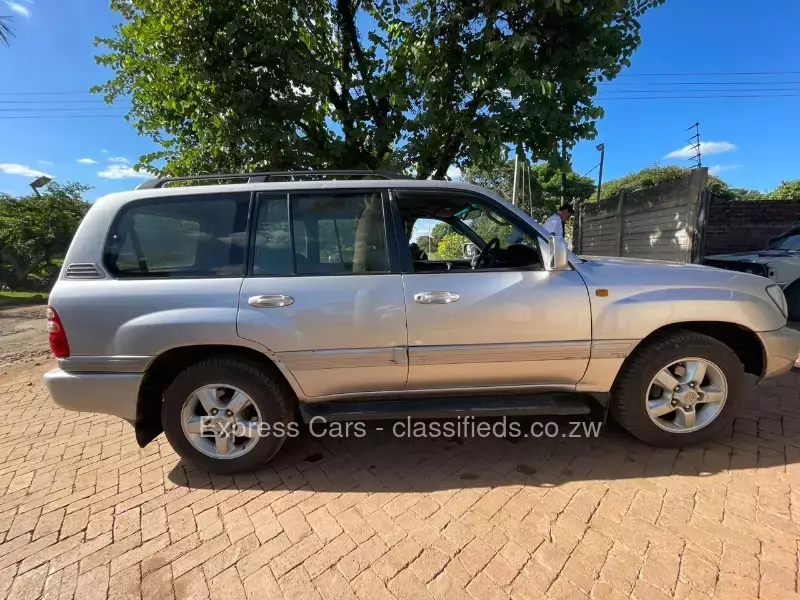 Toyota Land Cruiser 2004