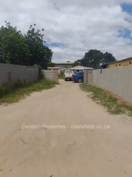 Chitungwiza - Commercial & Industrial Land, Land