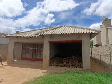 Chitungwiza - House