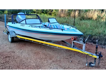 Ebago Hull with Evinrude 175 Motor Ebago Hull with Evinrude 175 Motor 2016