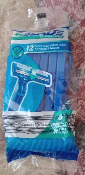 Pack of 12 razors