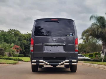 Toyota Hiace 2016