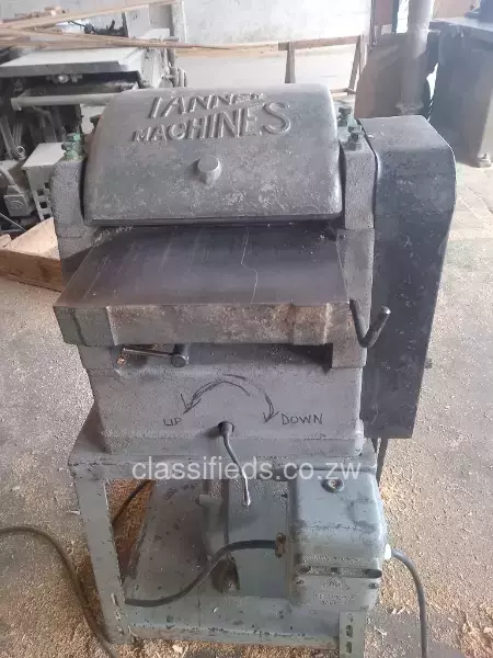 Wood thicknesser planer