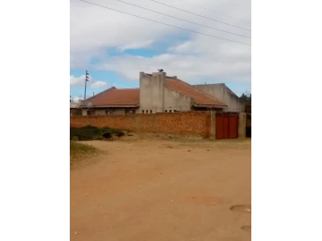 Chitungwiza - House