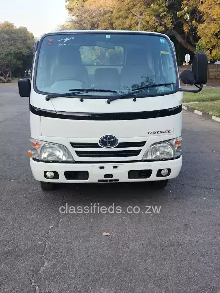 Toyota Dyna 2016