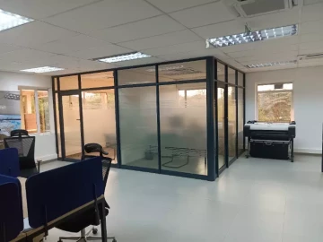 Glazed Aluminum partition