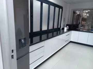 Fitted kitchens