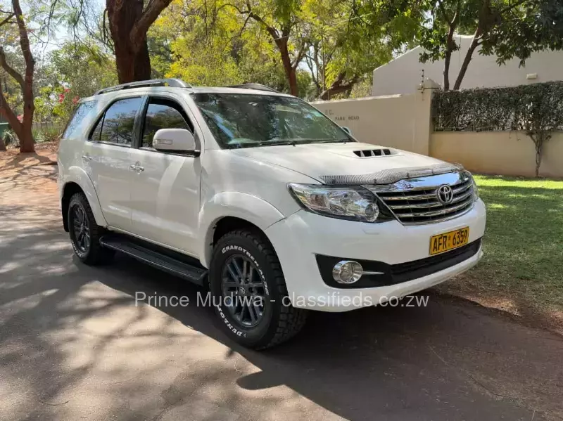 Toyota Fortuner 2013