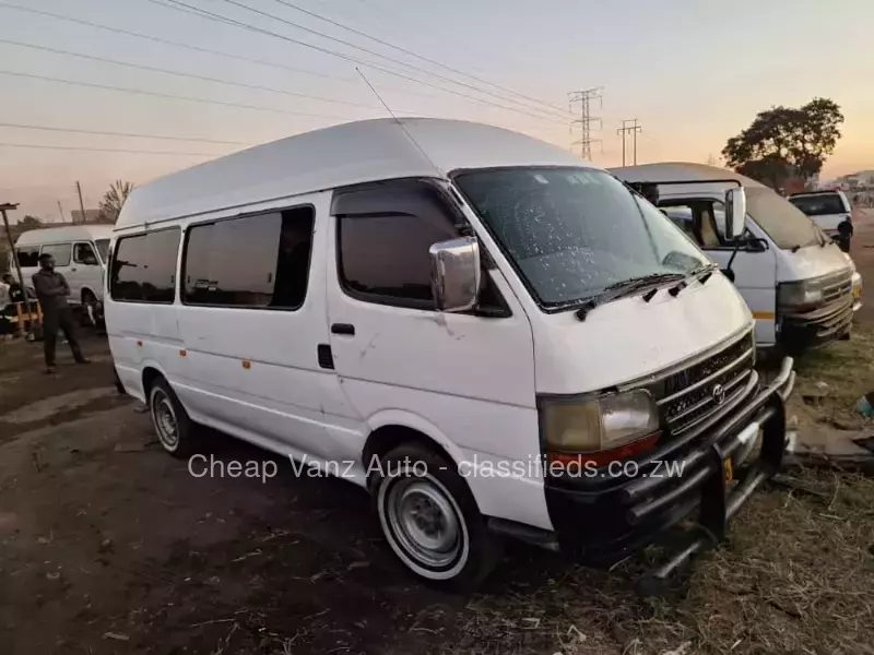 Toyota Hiace 2005