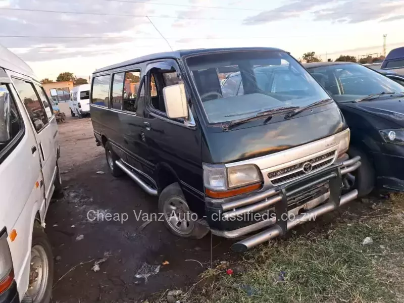 Toyota Hiace 2004