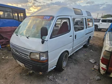 Toyota Hiace Body On Wheels 2004