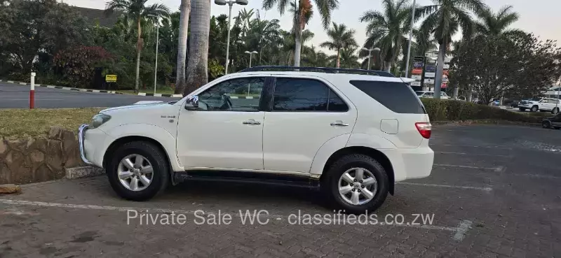 Toyota Fortuner 2010