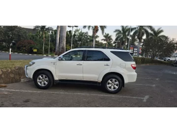 Toyota Fortuner 2010