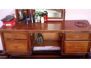 Dressing table with 3 mirrors and chair