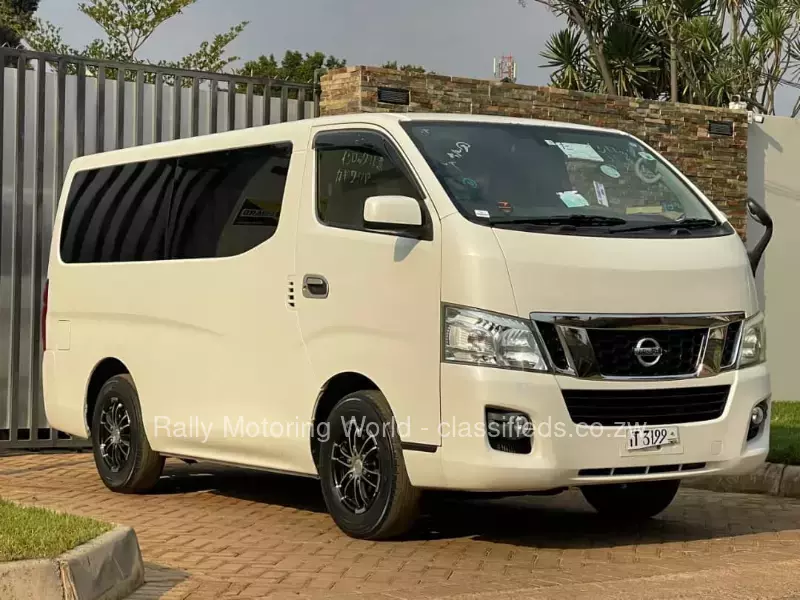 Nissan NV350 2015