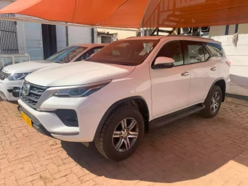 Toyota Fortuner GD6 Premium Full SUV $200 per day