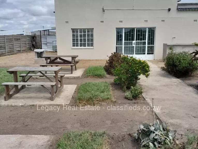 Chitungwiza - Shop & Retail Property