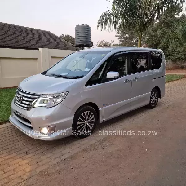 Nissan Serena 2015