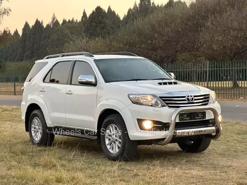 Toyota Fortuner 2015