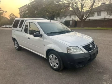 Nissan NP200 2015