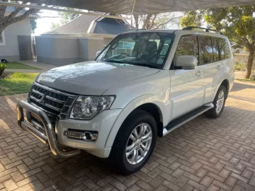 Mitsubishi Pajero 2016