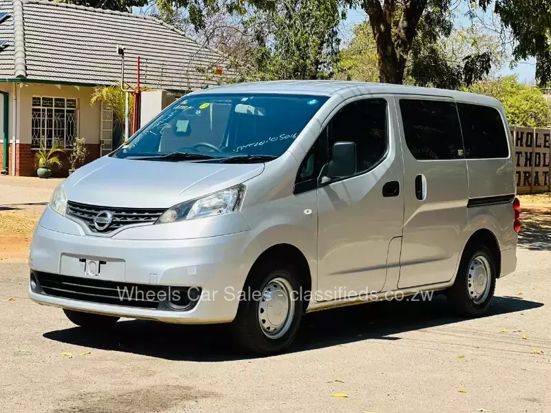 Nissan NV200 2016