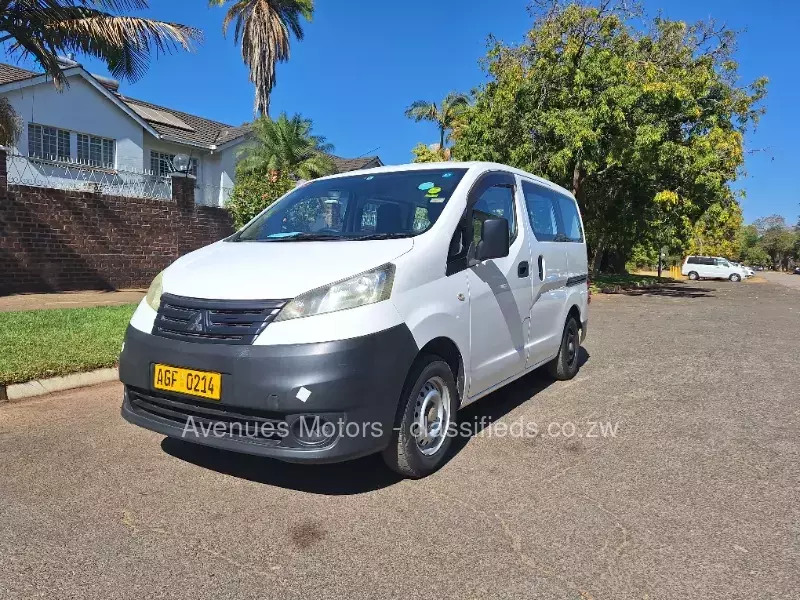 Mitsubishi Delica 2013