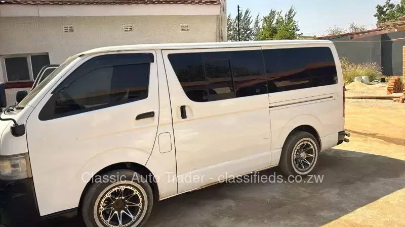 Toyota Hiace 2012