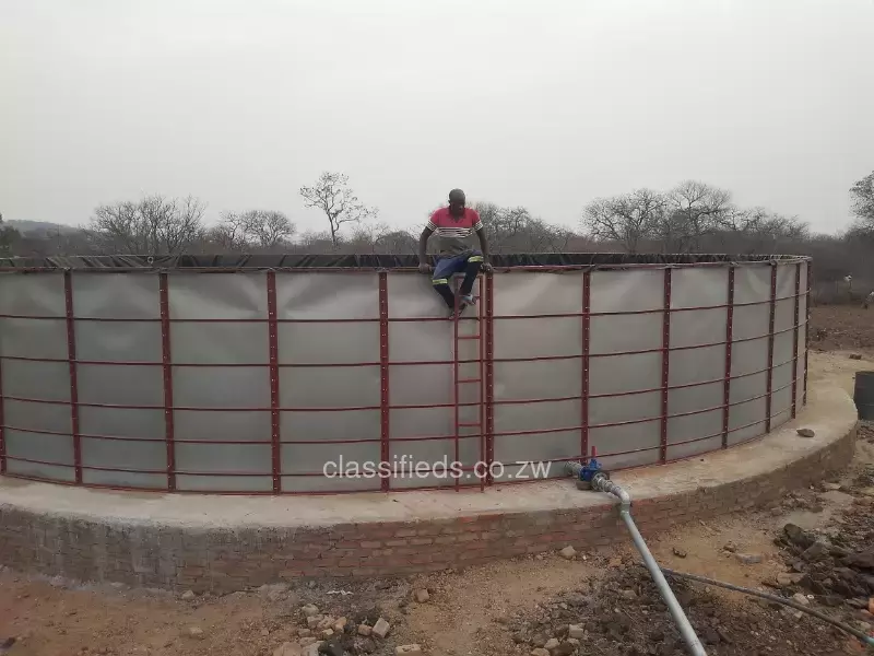 Bulk water storage tanks