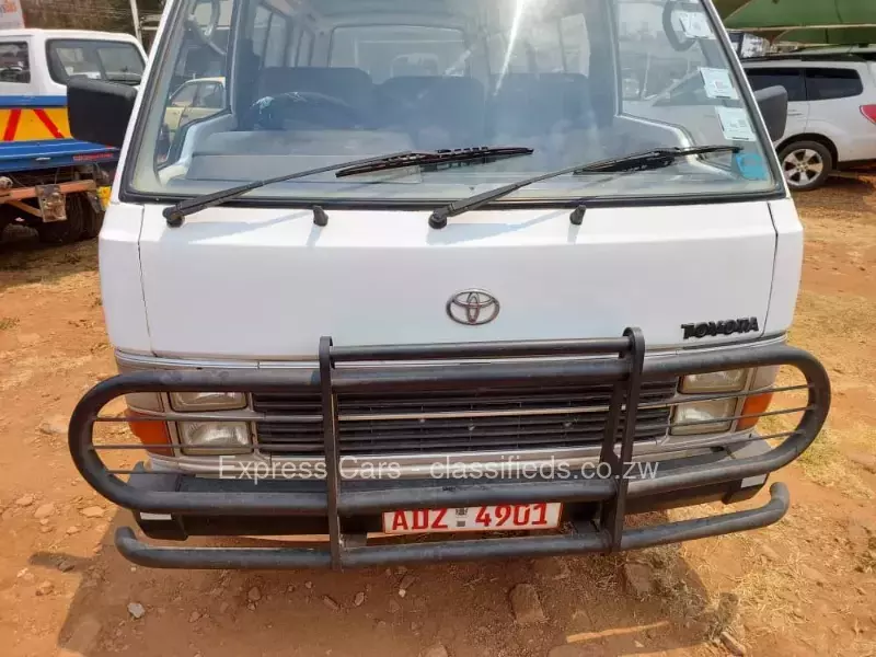 Toyota Hiace 2005