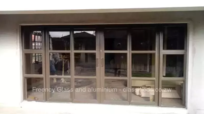 Aluminium 4m double sliding door partitioned