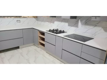 Fitted kitchen