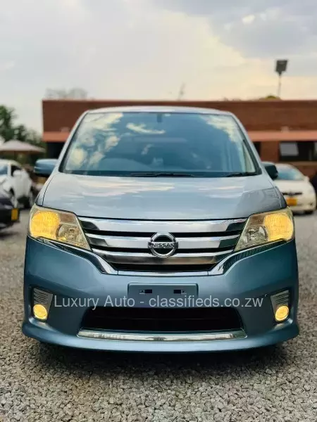 Nissan Serena 2014