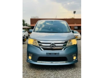 Nissan Serena 2014