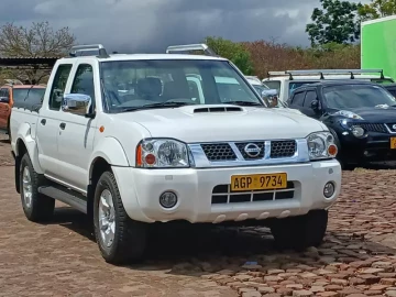 Nissan NP300 2015