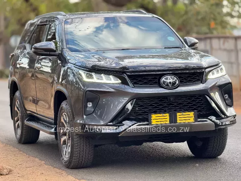 Toyota Fortuner 2.8 VX 2024